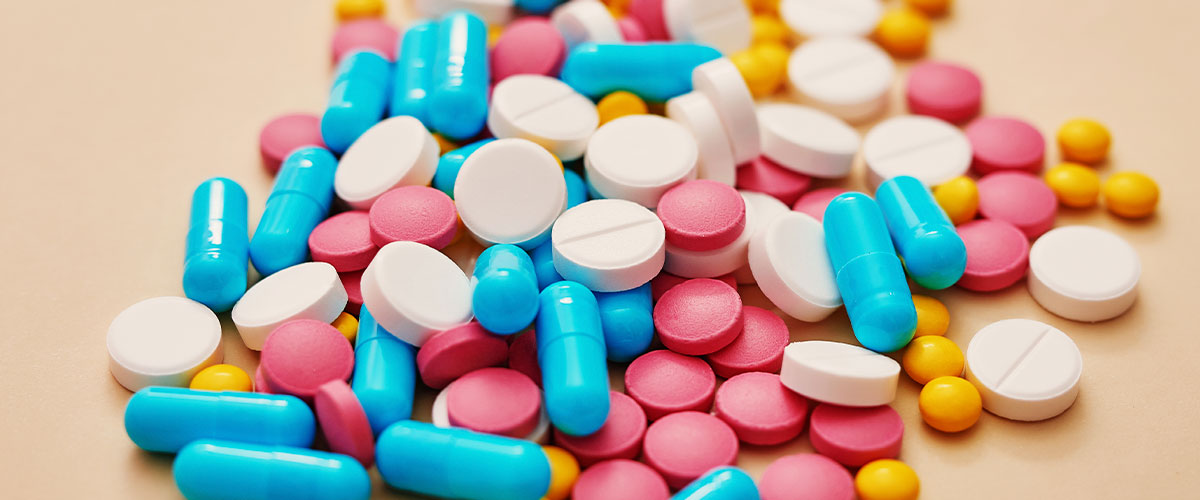Experto en genética explica por qué nuestras malas prácticas al consumir antibióticos están creando “súper bacterias”
