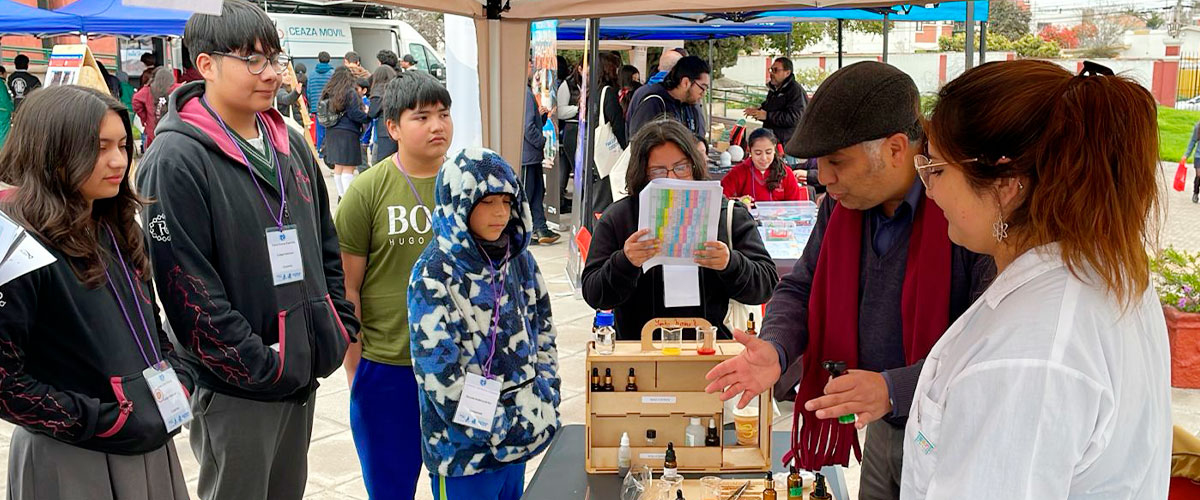 Proyectos científicos multidisciplinarios de la USerena destacan en encuentro regional del PAR Explora
