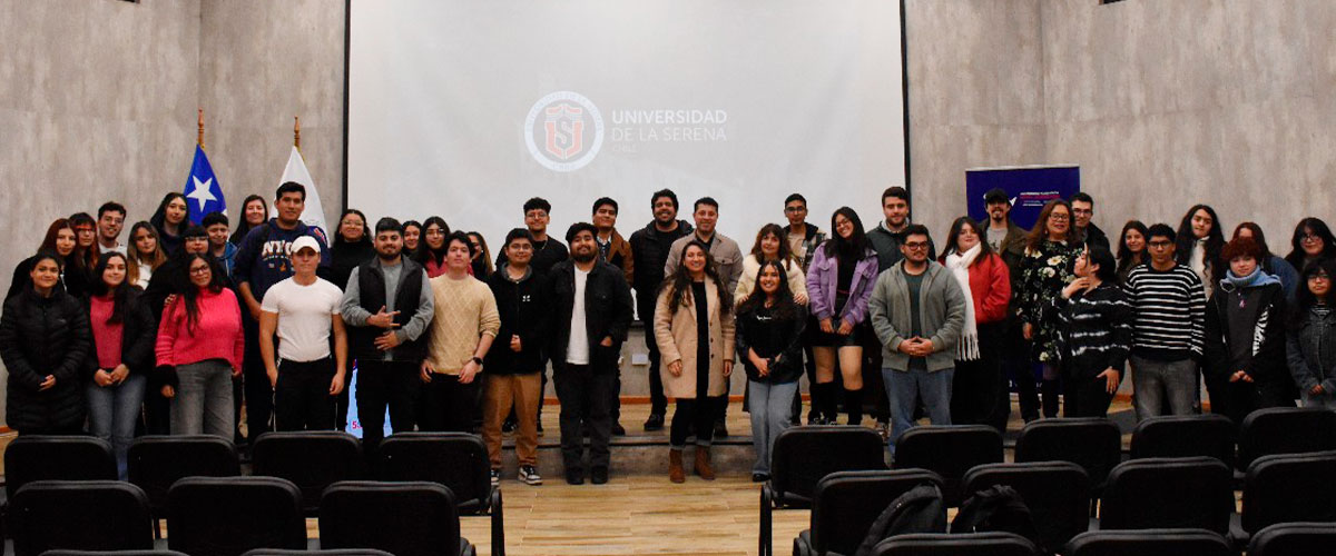 Taller entregó estrategias para el desarrollo del pensamiento crítico y reflexivo en futuros docentes USerena