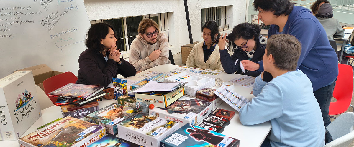 Agrupación estudiantil Ñoñuls abrió la puerta a la imaginación con su primera Ludoteca de Invierno en la USerena