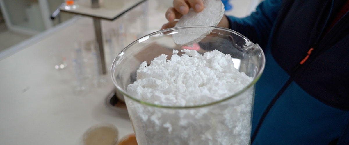 Investigadores de USerena transforman residuos de plumavit y conchas de ostión en material de construcción 