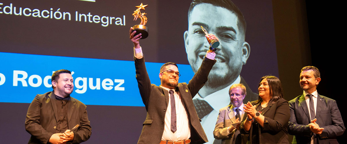 Profesor egresado de la USerena ganó categoría Educación Integral del Global Teacher Prize Chile 2025