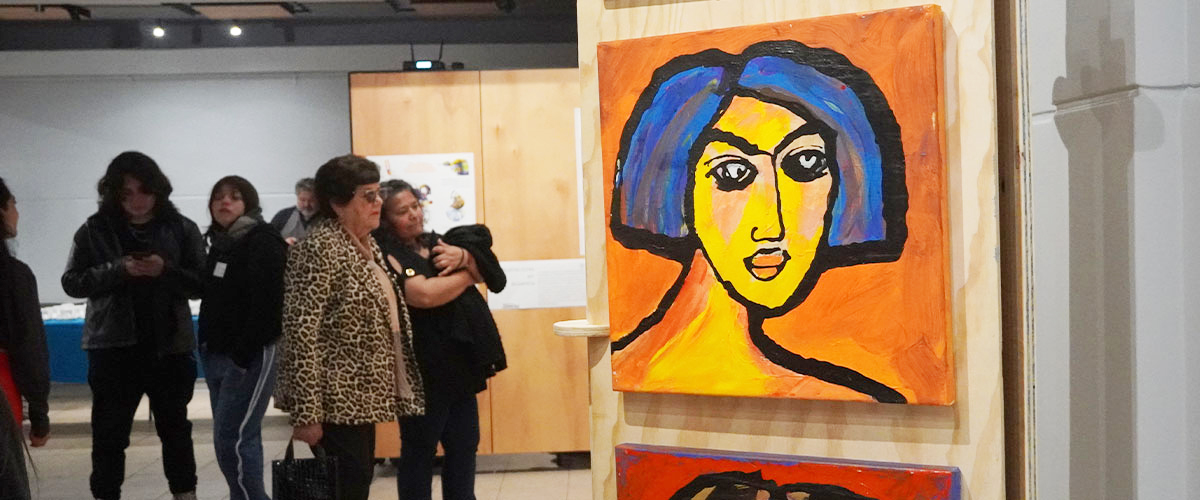 ¡Hasta el 17 de octubre en la USerena! Exposición reúne obras de cinco destacados diseñadores chilenos
