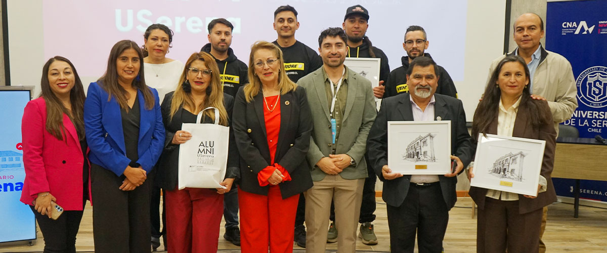 Universidad de La Serena premia a titulados y empleadores destacados por su impacto profesional
