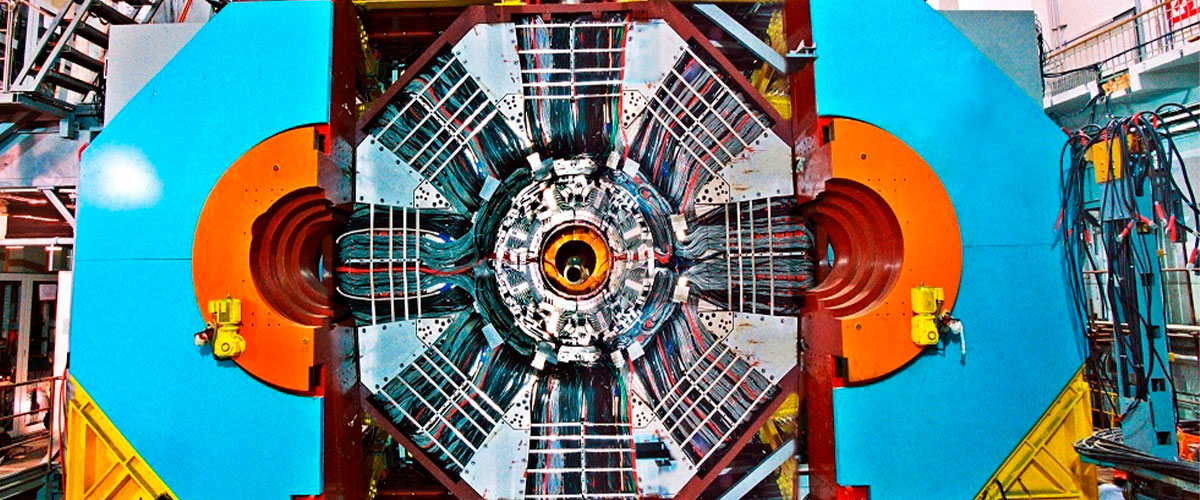 USerena participa en experimento internacional líder en física subatómica de precisión