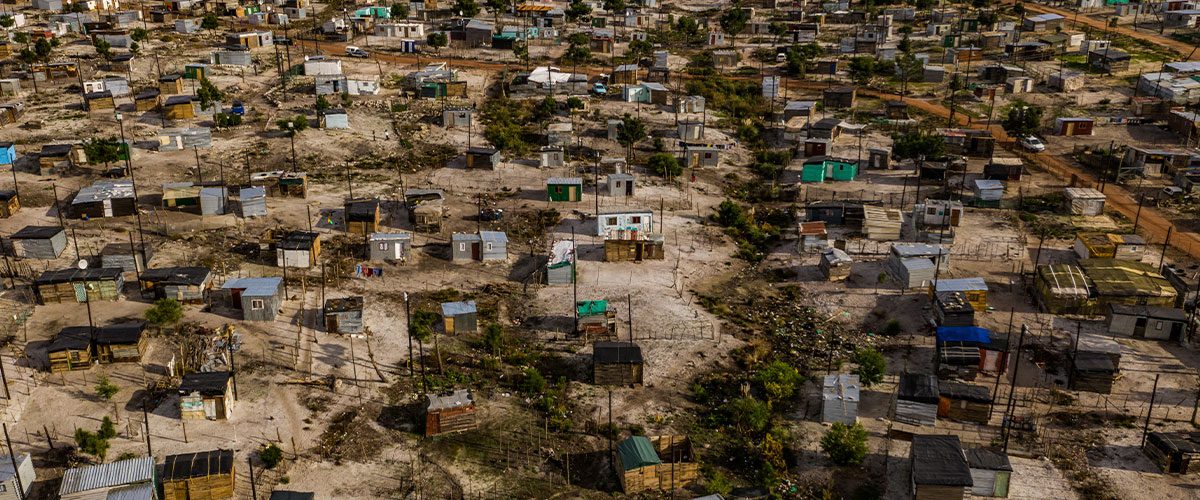 Segregación y abandono: el complejo escenario detrás de los campamentos