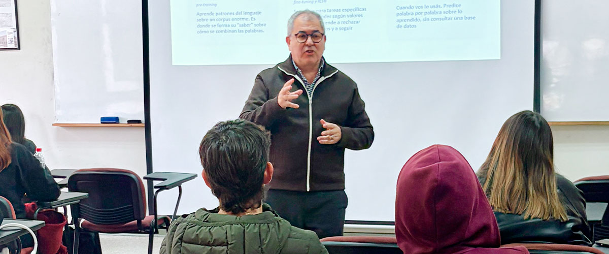 Especialista internacional aborda el impacto de la IA en la abogacía durante conferencia en la Universidad de La Serena