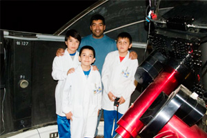Estudiantes de la Escuela Ríos de Elqui de Rivadavia realizan observaciones científicas en el telescopio FALCON-MMO
