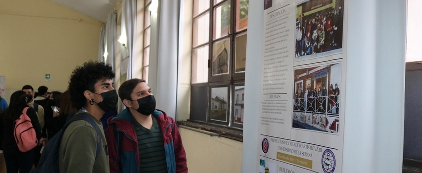 Proyecto de patrimonio de la Carrera de Pedagogía en Historia y Geografía culmina con exposición fotográfica sobre barrio Andrés Bello 