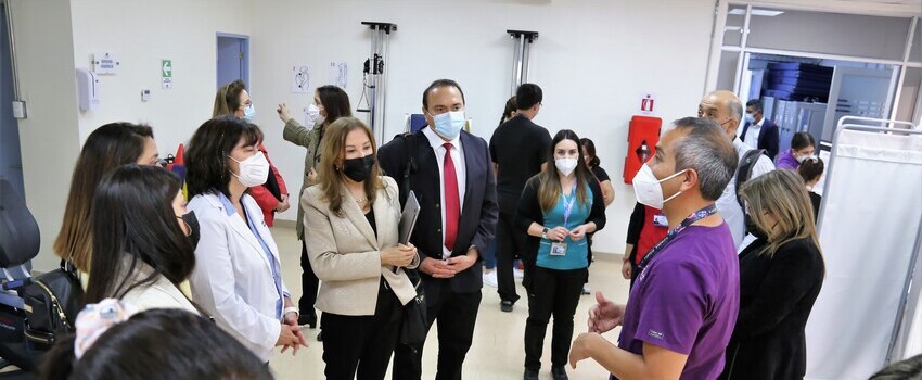 Delegación ULS visitó la U. de Antofagasta para conocer su experiencia en la implementación de la carrera de Medicina 