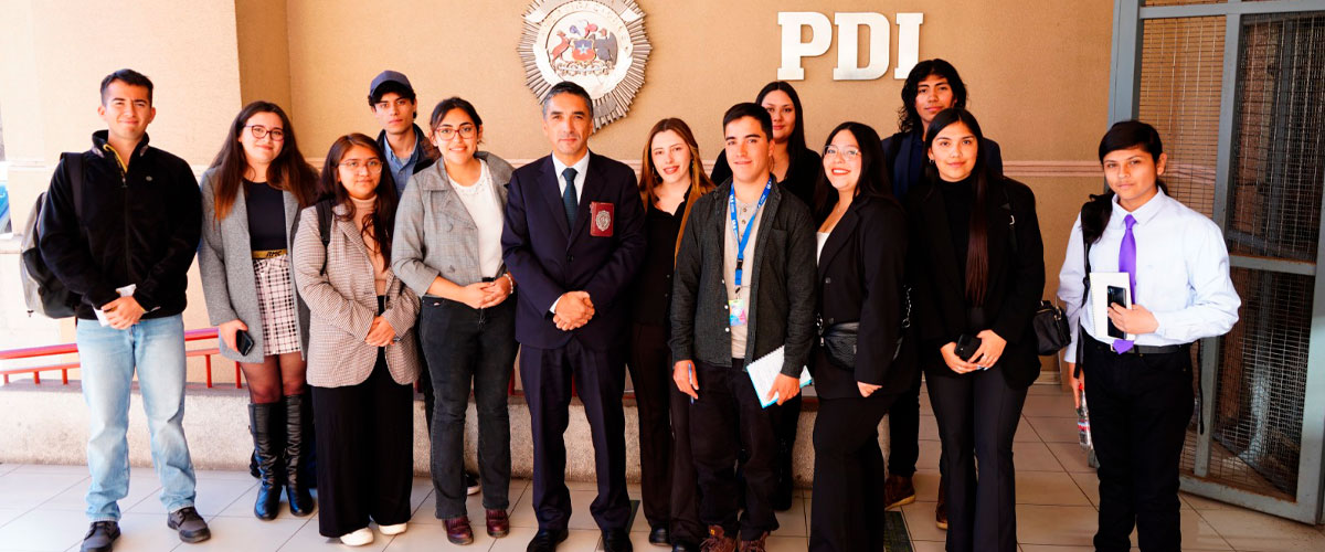 Imagen de estudiantes de Periodismo en PDI