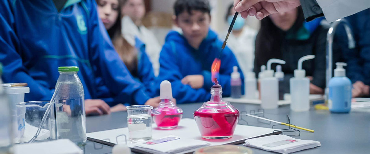 Más de un centenar de escolares conocieron los laboratorios científicos de la Universidad de La Serena