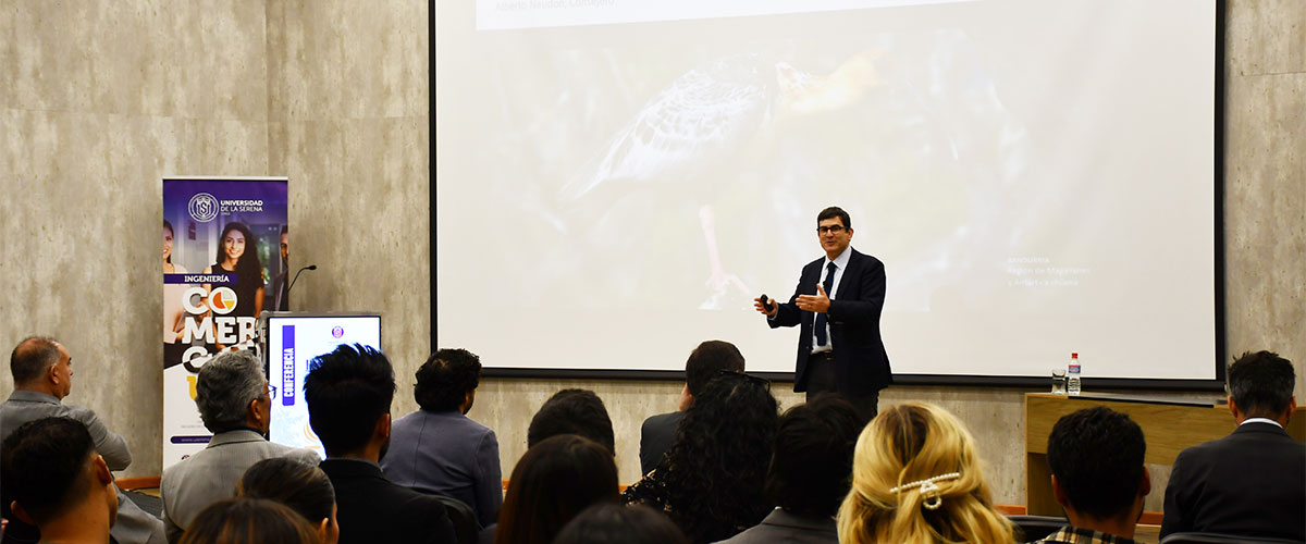 Conferencia del IPoM en la USerena destaca el impacto de las decisiones del Banco Central en la economía nacional