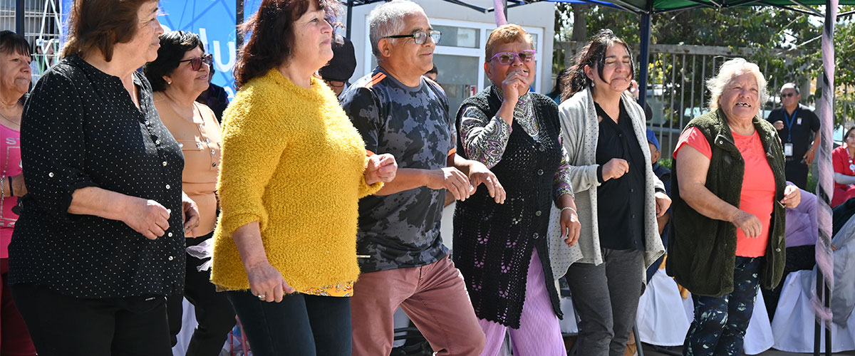 Universitarios participaron en celebración del Día del Adulto Mayor en el CESFAM de Pan de Azúcar