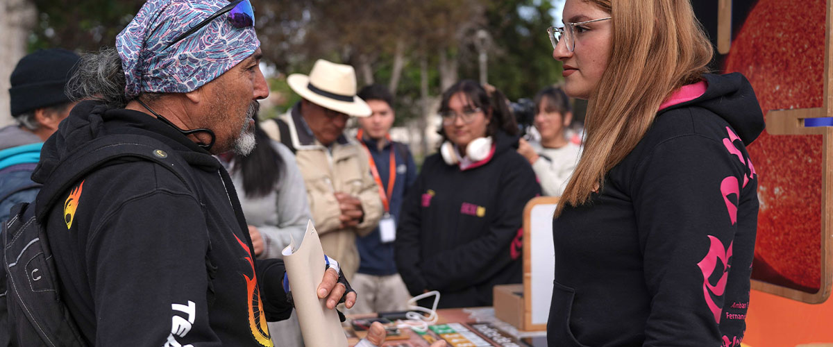 Escolares y científicos utilizaron estación de monitoreo de rayos UV instalada en el centro de La Serena para  explicar la importancia de la fotoprotección 