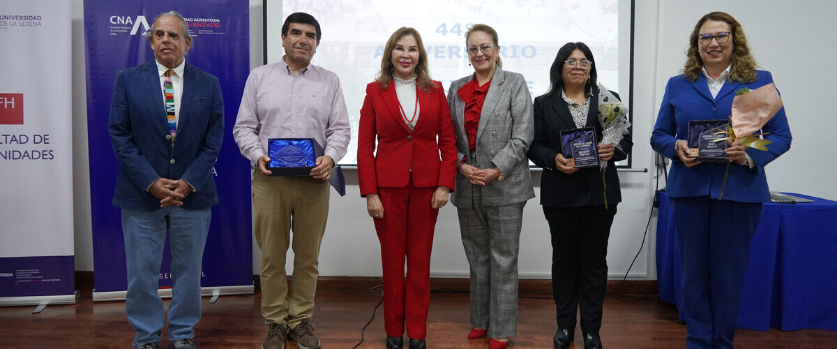 Cuenta pública, reconocimiento a funcionarios y conferencia del director de la Academia Chilena de la Lengua marcaron el aniversario de la Facultad de Humanidades