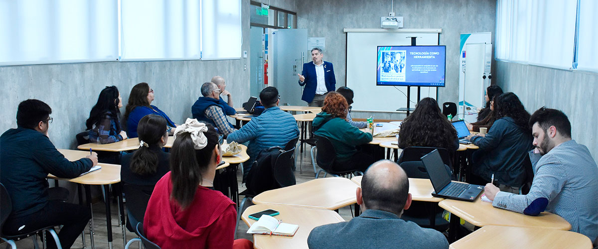 USerena fortalece la formación en las carreras de Pedagogía a través de nuevas estrategias y tecnología aplicada a la docencia 