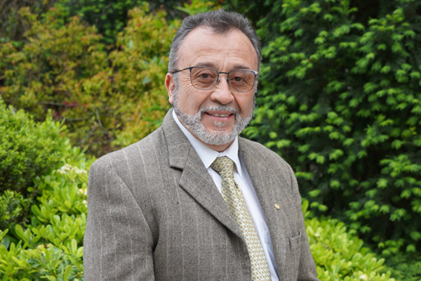 Dr. Héctor Fabián Reyes 